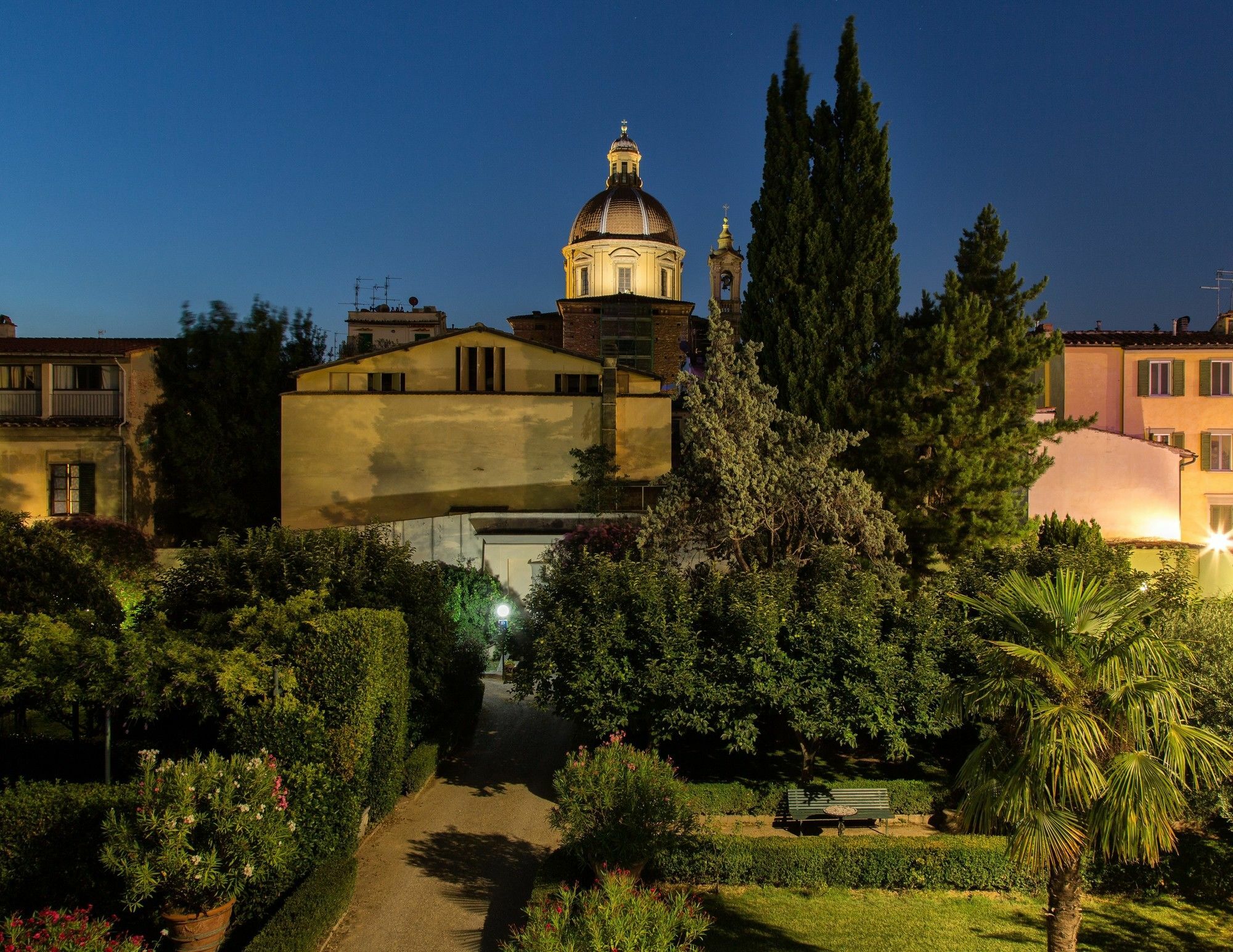 Casa Santo Nome Di Gesu Hotel Florence Exterior photo